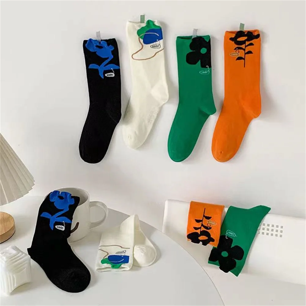 

Three dimensional Green small petal flower solid color medium tube socks lovely fashion comfortable pure cotton stockings