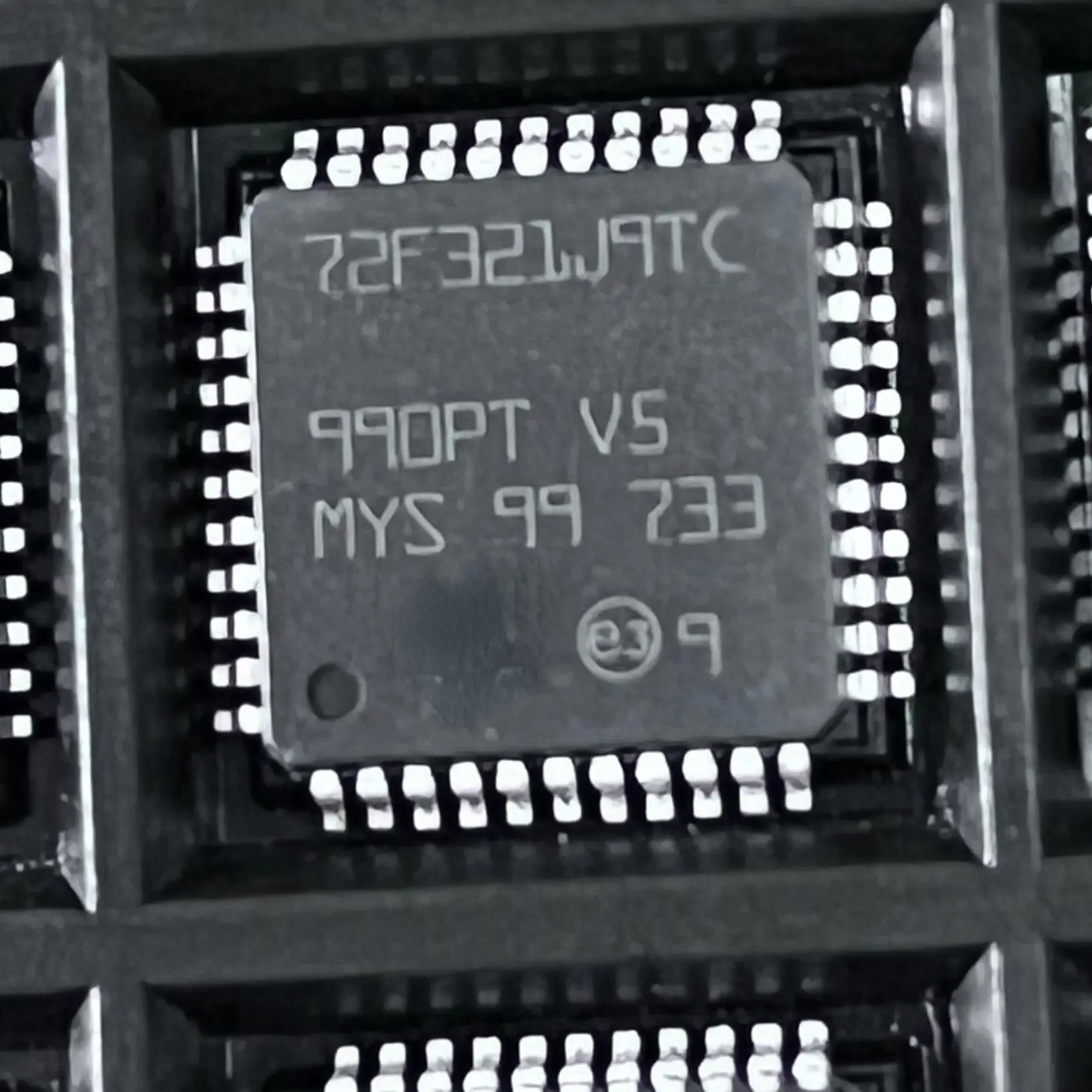 

5PCS-10PCS ST72F321J9TC ST72F321J9 ST72F321 72F321J9TC 72F321J9 100%NEW