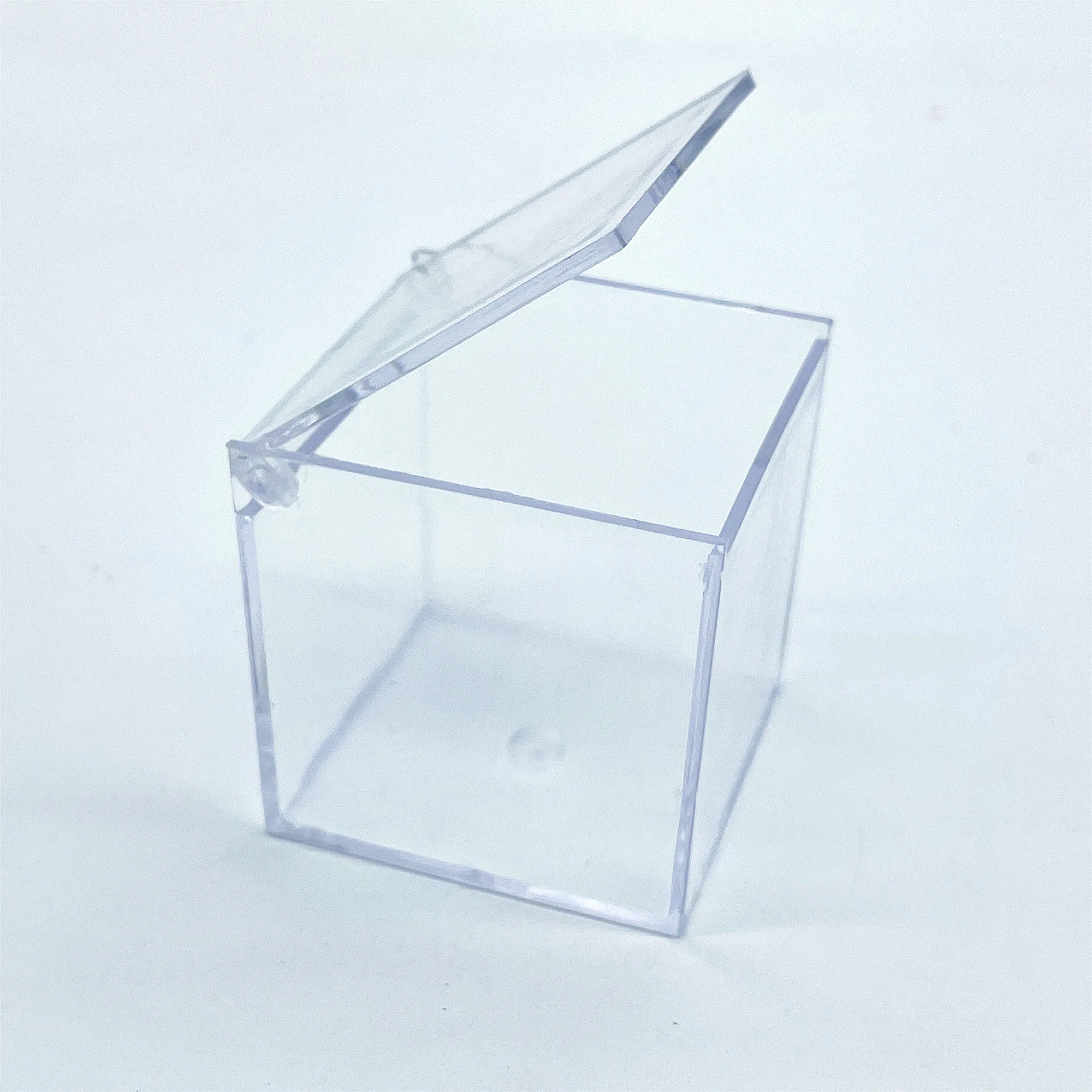 

12pcs/lot DIY 6cm Square Transparent Plastic Candy Gift Box with Stuffing Paper Raffie Feather Wedding Birthday Party Decoration