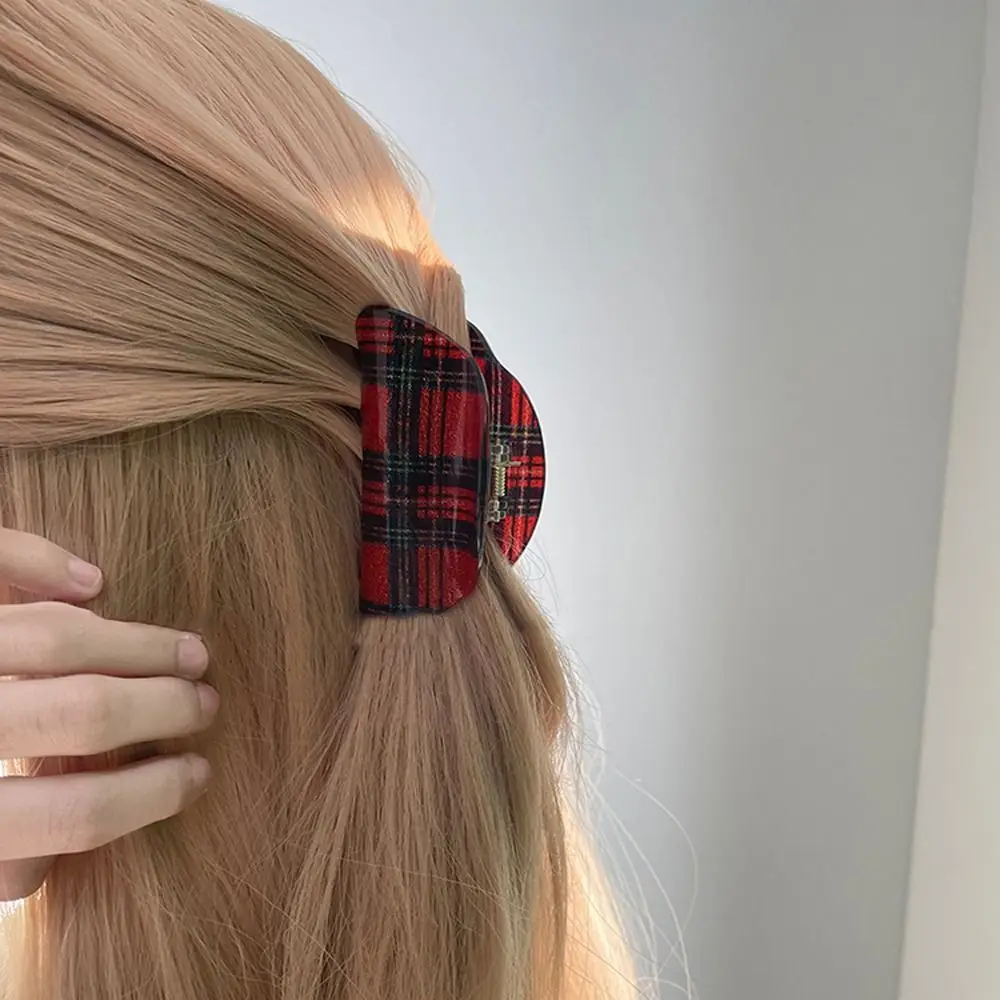

Elegant Actate Shiny Stripe Hair Claw Half-Round Plaid Hair Clips Y2k Style Women Lattice Shark Clips Cute Headwear