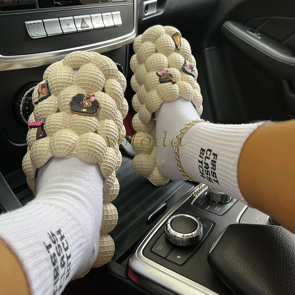 

2022 New Summer Women Massage Slippers Bubble Fashion Slides Chain Rhinestone Design Couple Flip Flops Indoor Bathroom Sandals