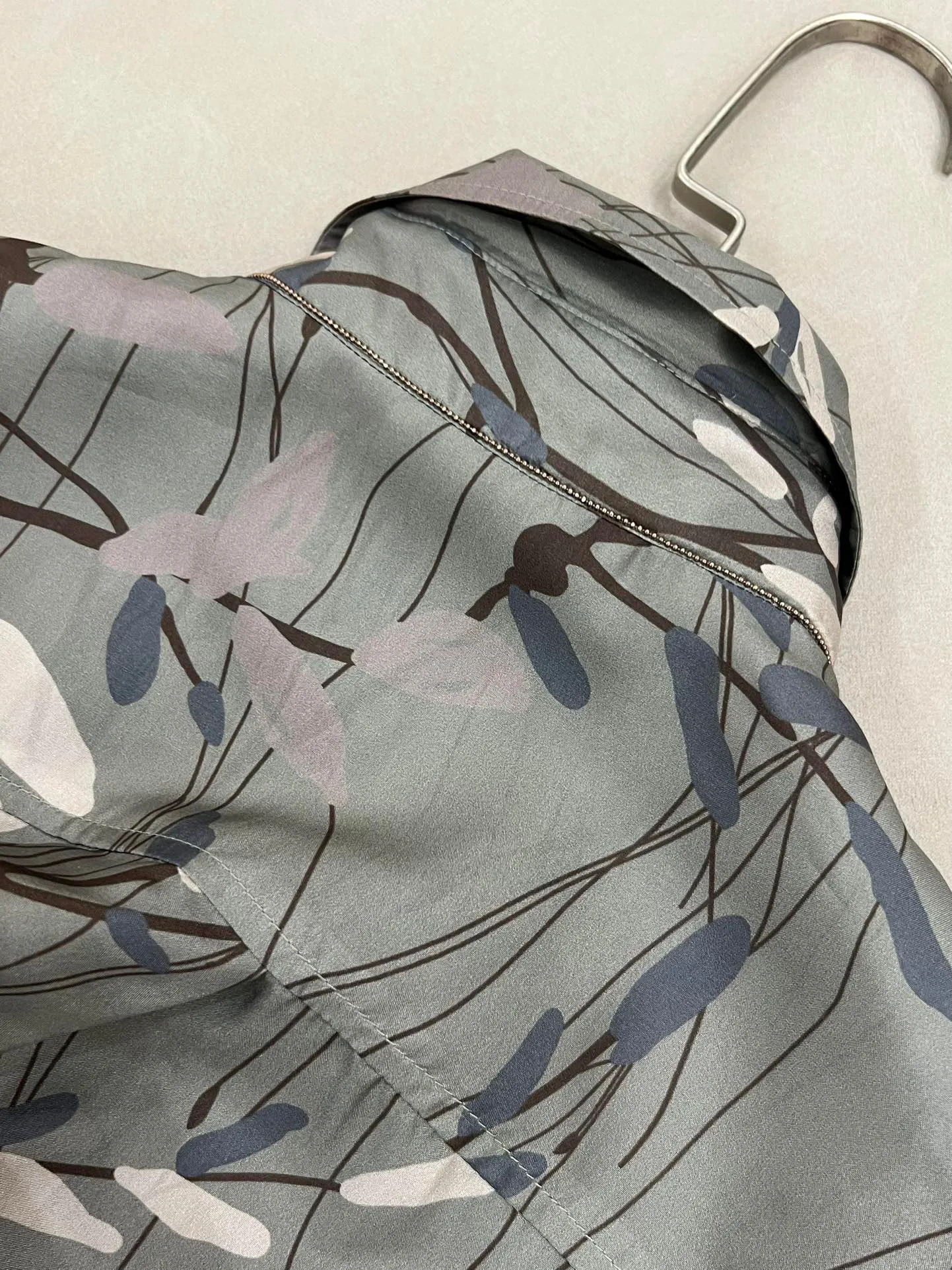 Шелковая осенняя рубашка с бисером