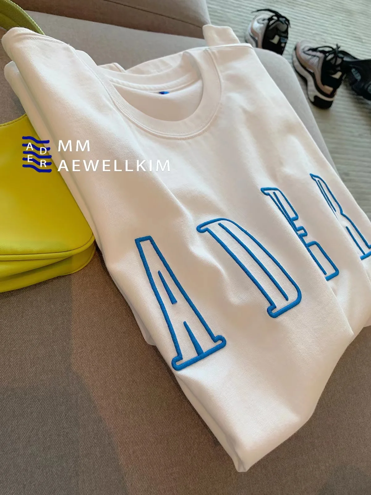 

Ader error new Korean design t-shirt Men's and women's three-dimensional letter embroidery loose cotton couple T-shirt