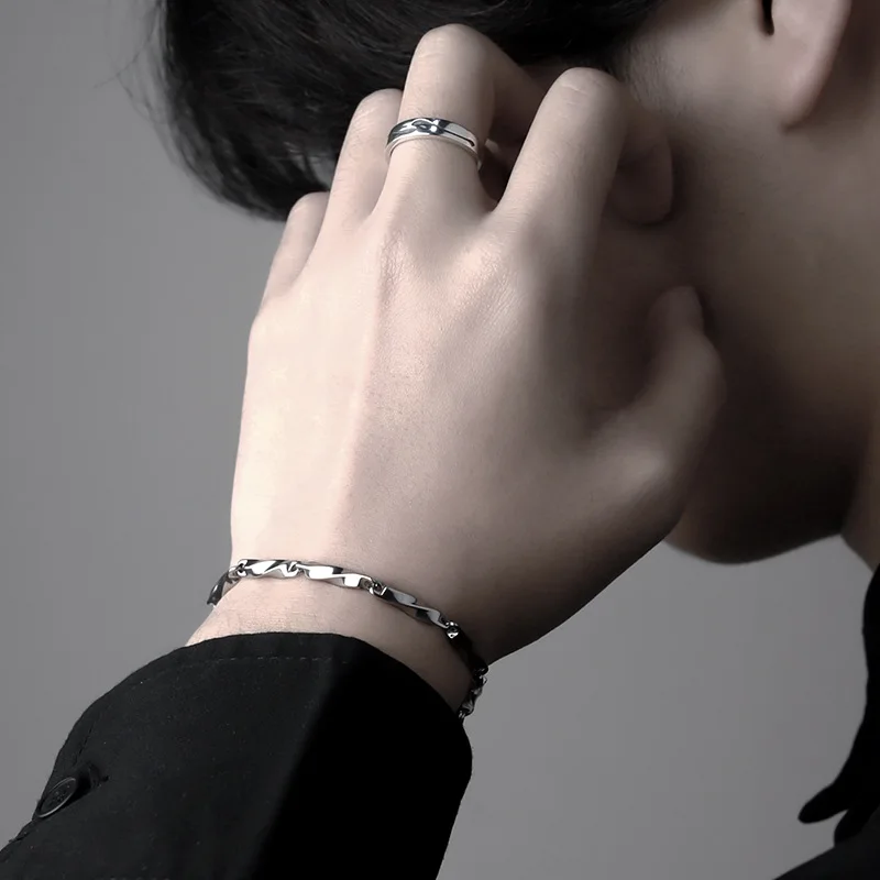 

Stainless Steel Bracelet on Hand Mobius 2022 New Jewelry Snake Bone Men's Chain Male Hip Hop Trend Gift Party Accessories