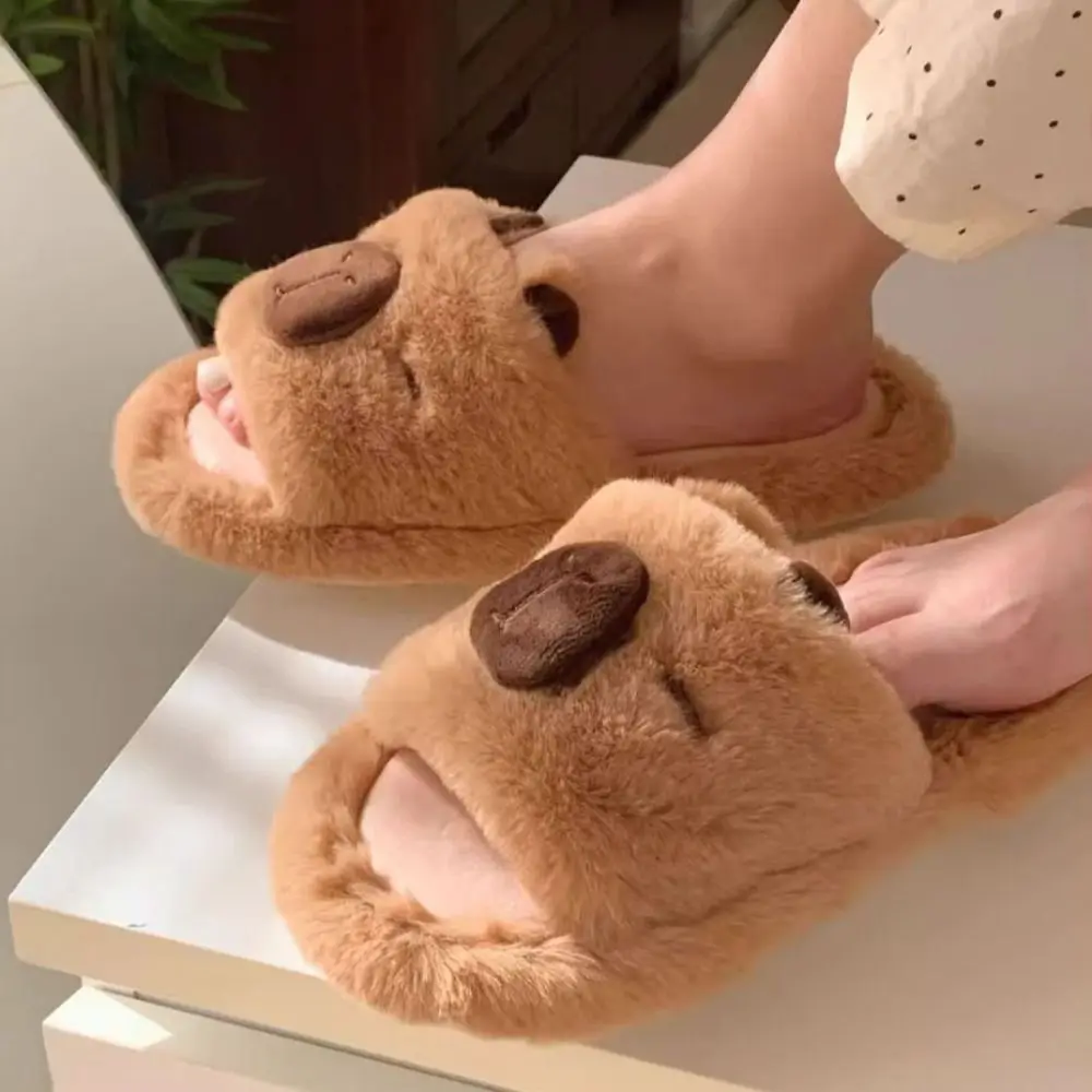 Мягкие теплые тапочки с капибарой бесшумные плюшевые на толстой подошве милые