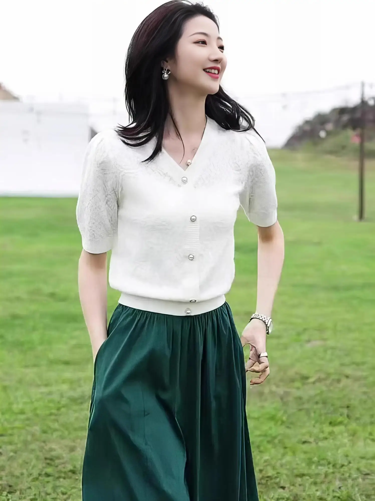 Маленький мужчина выглядит высоким модный элегантный повседневный Западный Sle