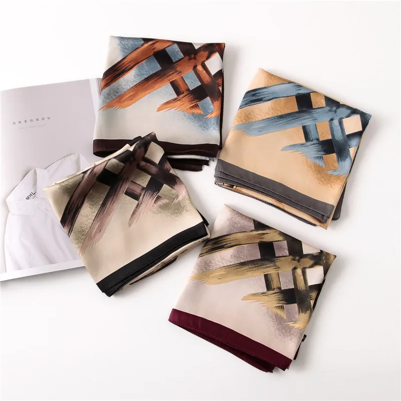 

2022 Fashion Print Sunscreen Kerchief Ethnic Style Small Square Headcloth Popular Print 70X70CM Shawls Four Seasons Silk Scarves