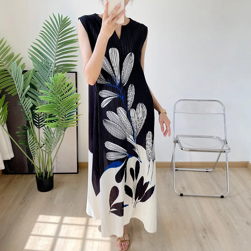 

miyake pleated long skirt French high-end women's clothing 2022 summer vest cold wind Korean temperament folda sleeveless dress