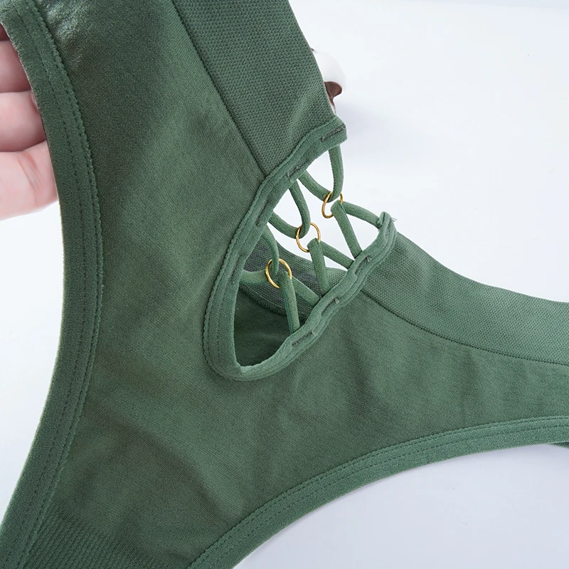 Женские сексуальные трусики-стринги с вырезами