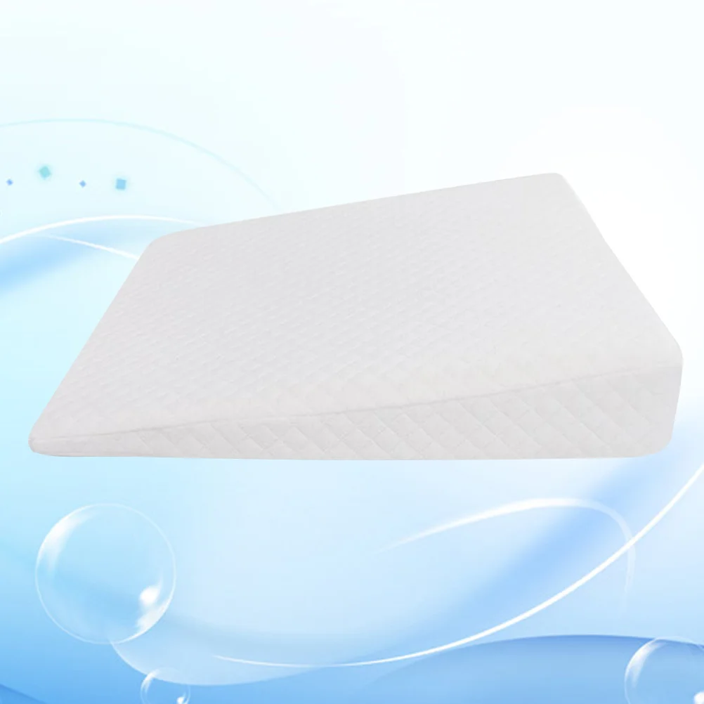 

1pc Cartoon Baby Pillows Triangle Slope Baby Pillow Newborn Head Protection for Infant Baby (Wihte)