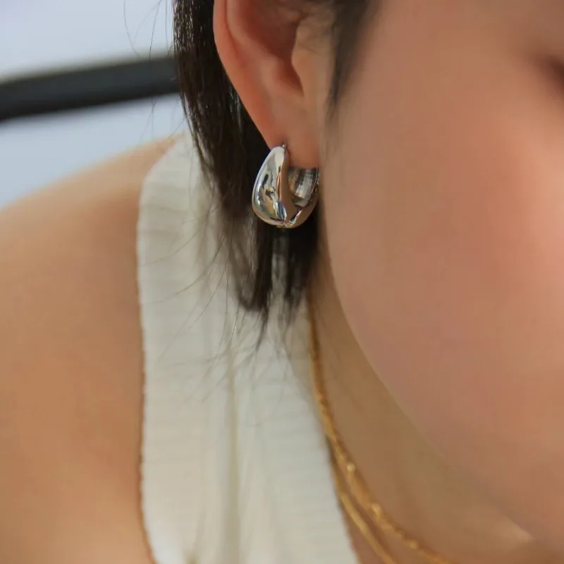 Женские серьги в винтажном стиле