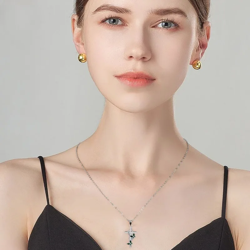 Модное женское ожерелье с подвеской в виде креста зеленый кубический цирконий