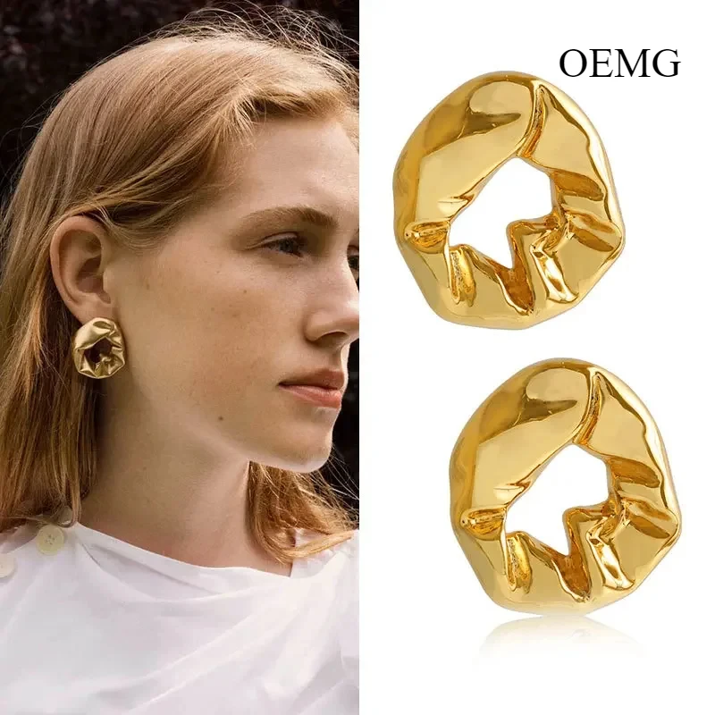 Серьги-гвоздики в нише из металла европейском и американском стиле