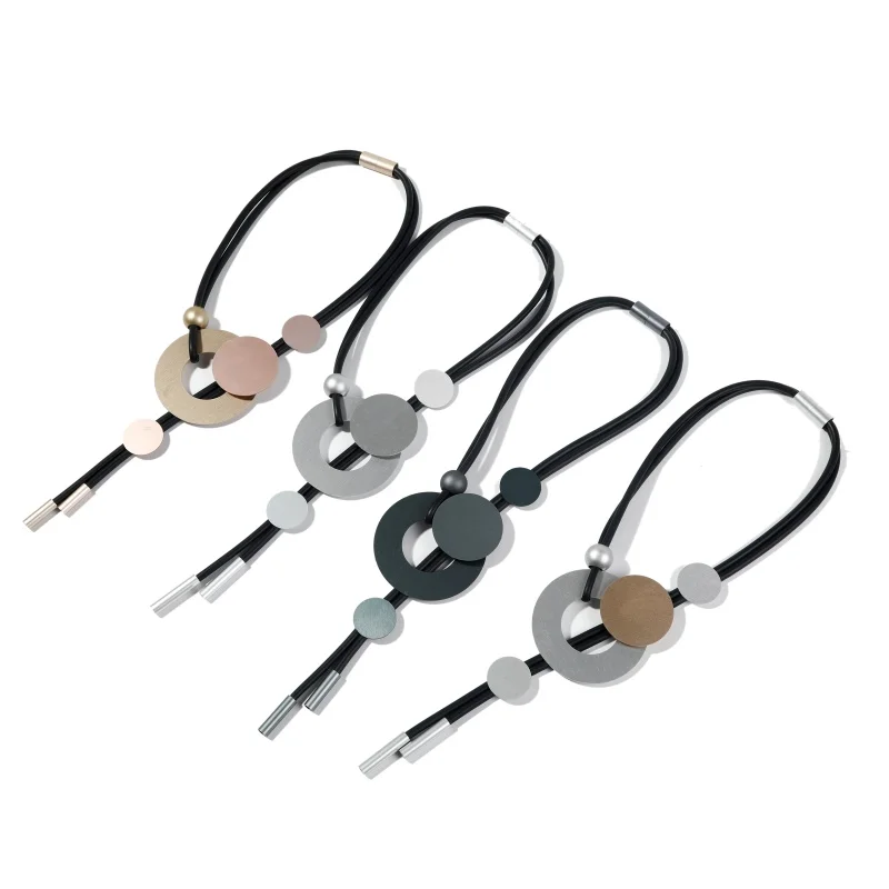 

New Handmade Women Necklace Punk Style Sweater Chains Silicone and Aluminum Alloy Necklaces Classic Women Clothes Accessories