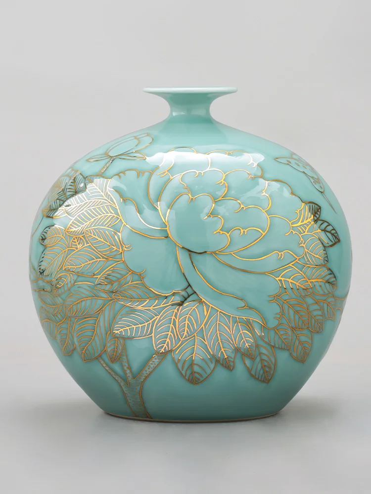 

Ceramic Vase Master Hand-Painted Celadon Glaze Gold Painting Chinese Ornament