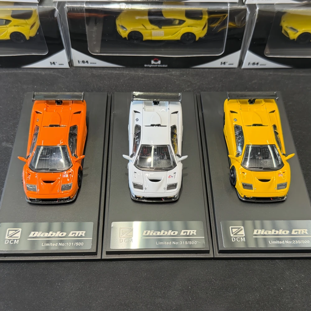 Фото Модель автомобиля DCM 1:64 Diablo GTR из литого металла №1