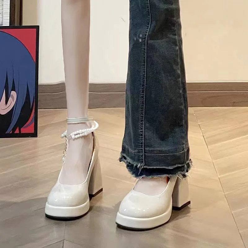 Туфли женские маленькие кожаные с круглым носком на толстом высоком каблуке