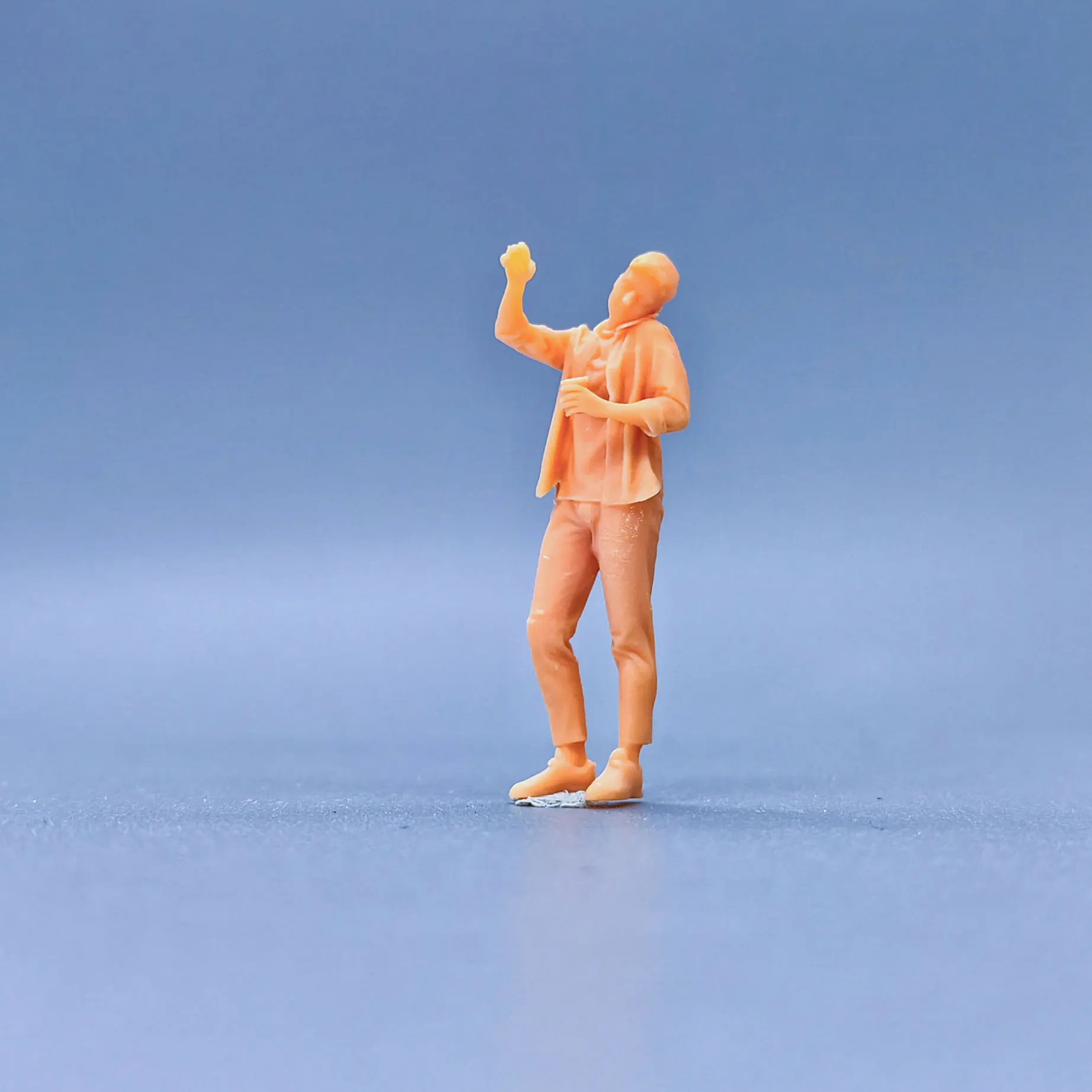 Модель в масштабе 1/64, 1/43, Смола Кофе, слушайте телефон и скажите Хеллоуин, цветная миниатюрная диорама, Расписанная вручную, S717