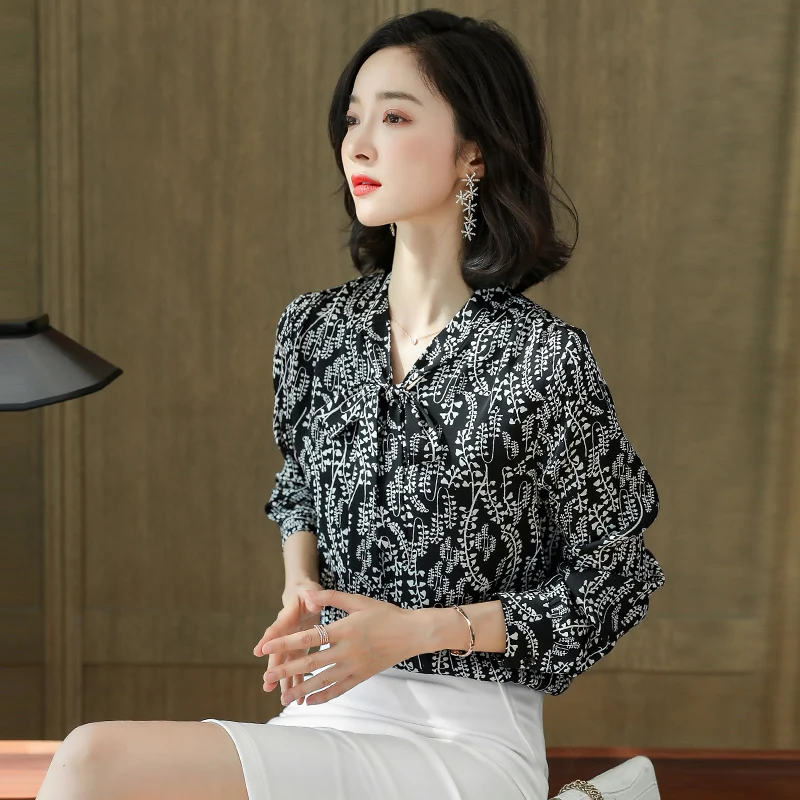 

Ladies' Silk Shirt Korean Joker Spring Long-sleeved floral fashion temperament mulberry silk blouse