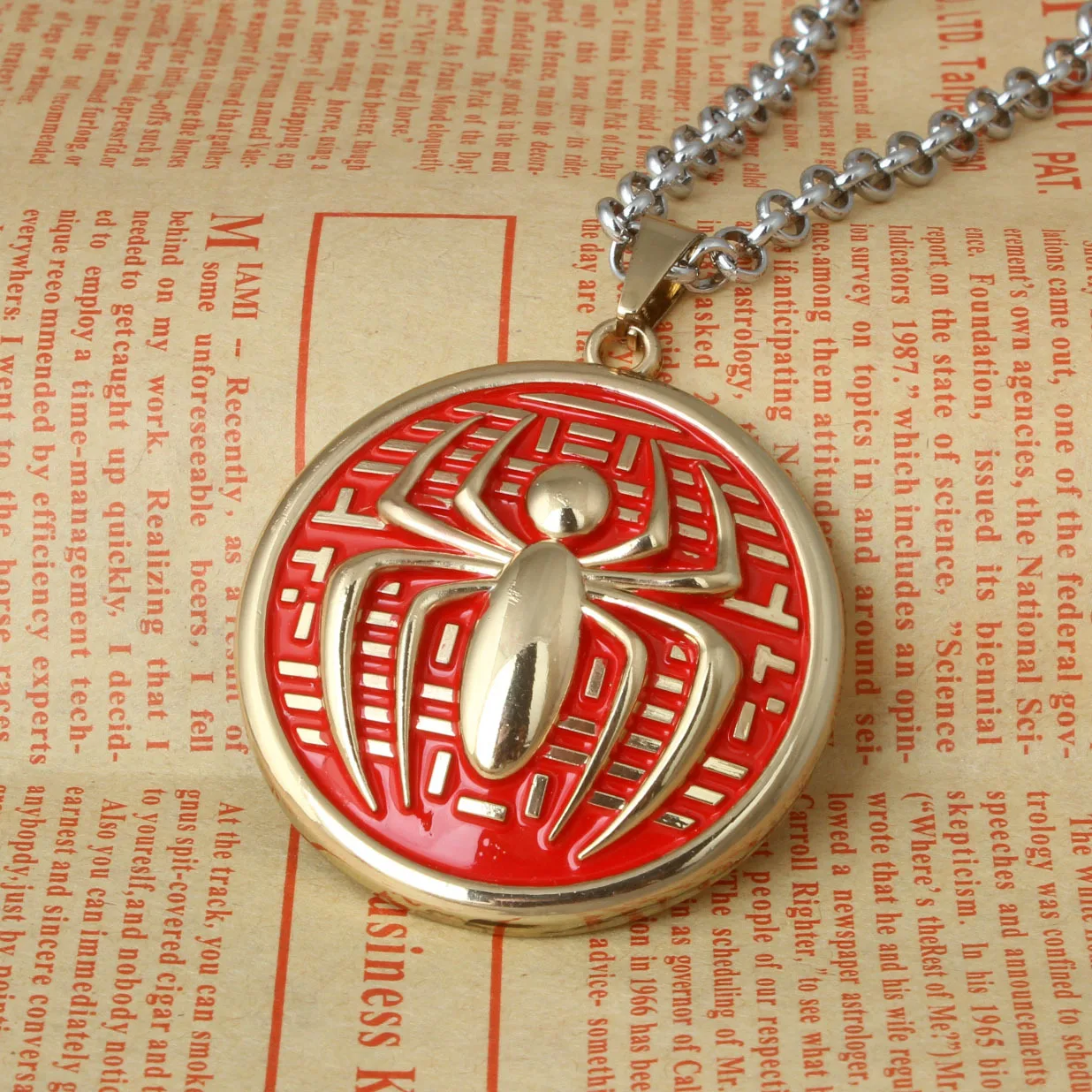 

Круглое ожерелье-джокер человек-паук, длинные аксессуары для мужчин и женщин, подвеска в подарок