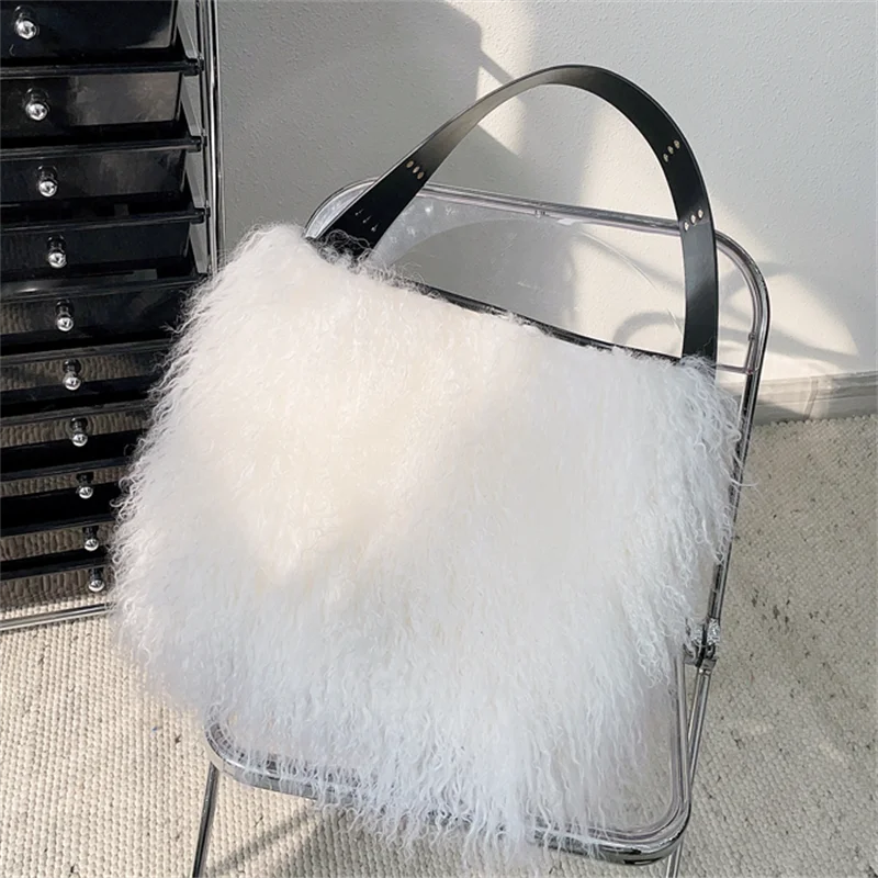 Women's Premium Elegant Fur Handbag High Quality Beach Wool Fur Handbag Luxury Large Capacity Plush Square Bag