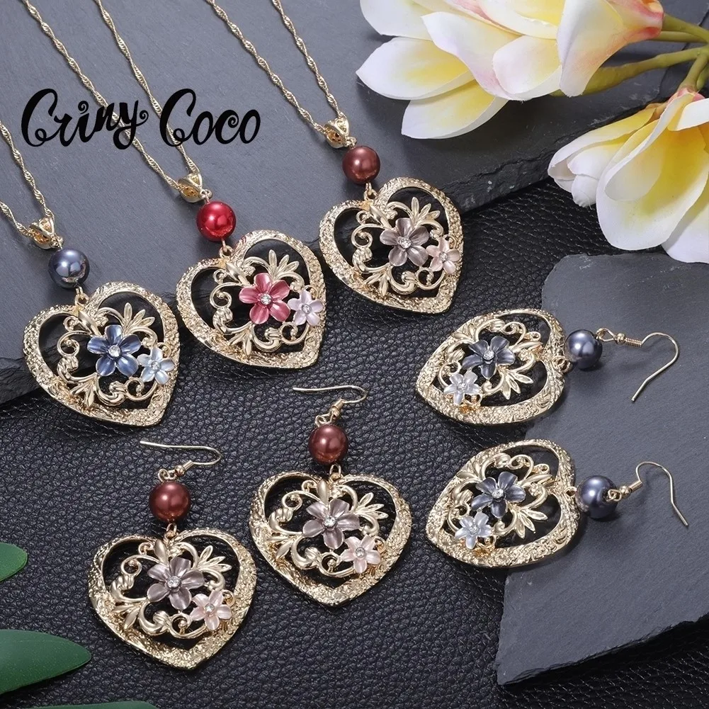 

Cring Coco Heart Pendant Necklace Set New Desiner Flower Drop Earrings Polynesian Wholesale Hawaiian Jewelry Sets for Women 2022