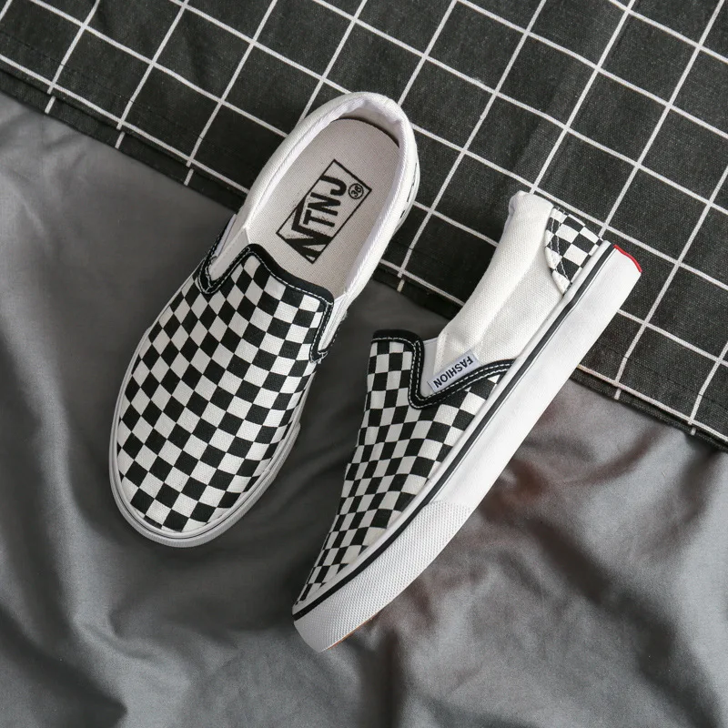 Men's and Women's Black and White Plaid Breathable Comfortable Slip-on Loafers Canvas Casual Shoes Simple and Convenient