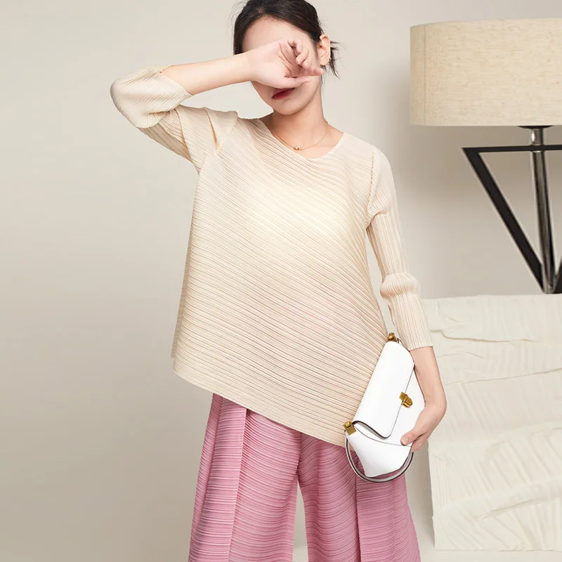 

Miyake pleated basic spring and summer T-shirt top loose round neck three-quarter sleeve irregular pullover