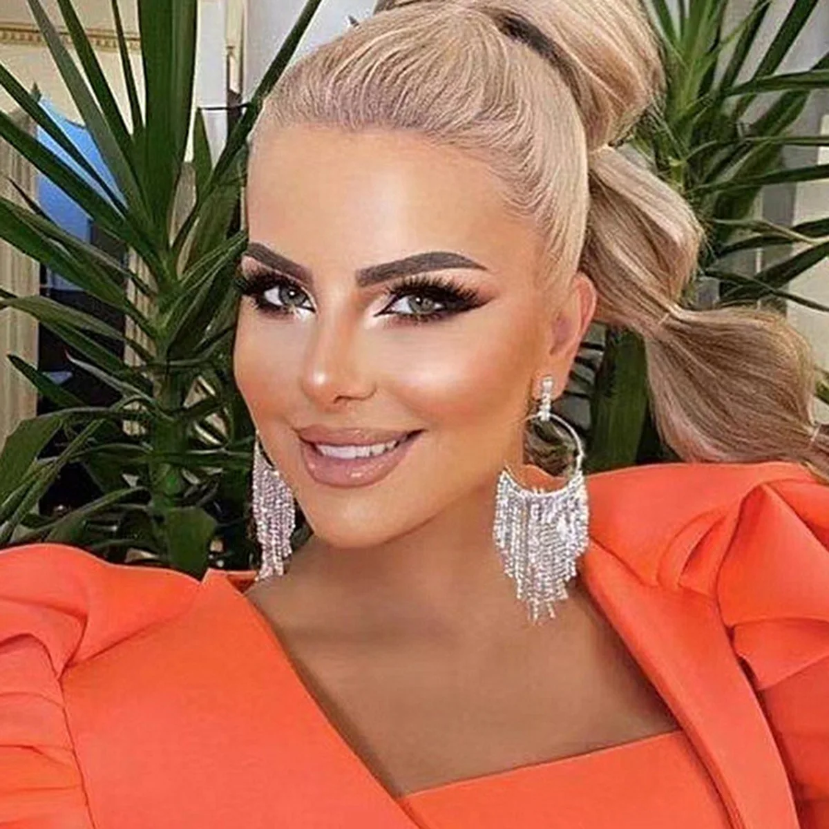 

Europe and the United States dinner alloy with diamonds rhinestone round tassel earrings female fashion runway models earrings