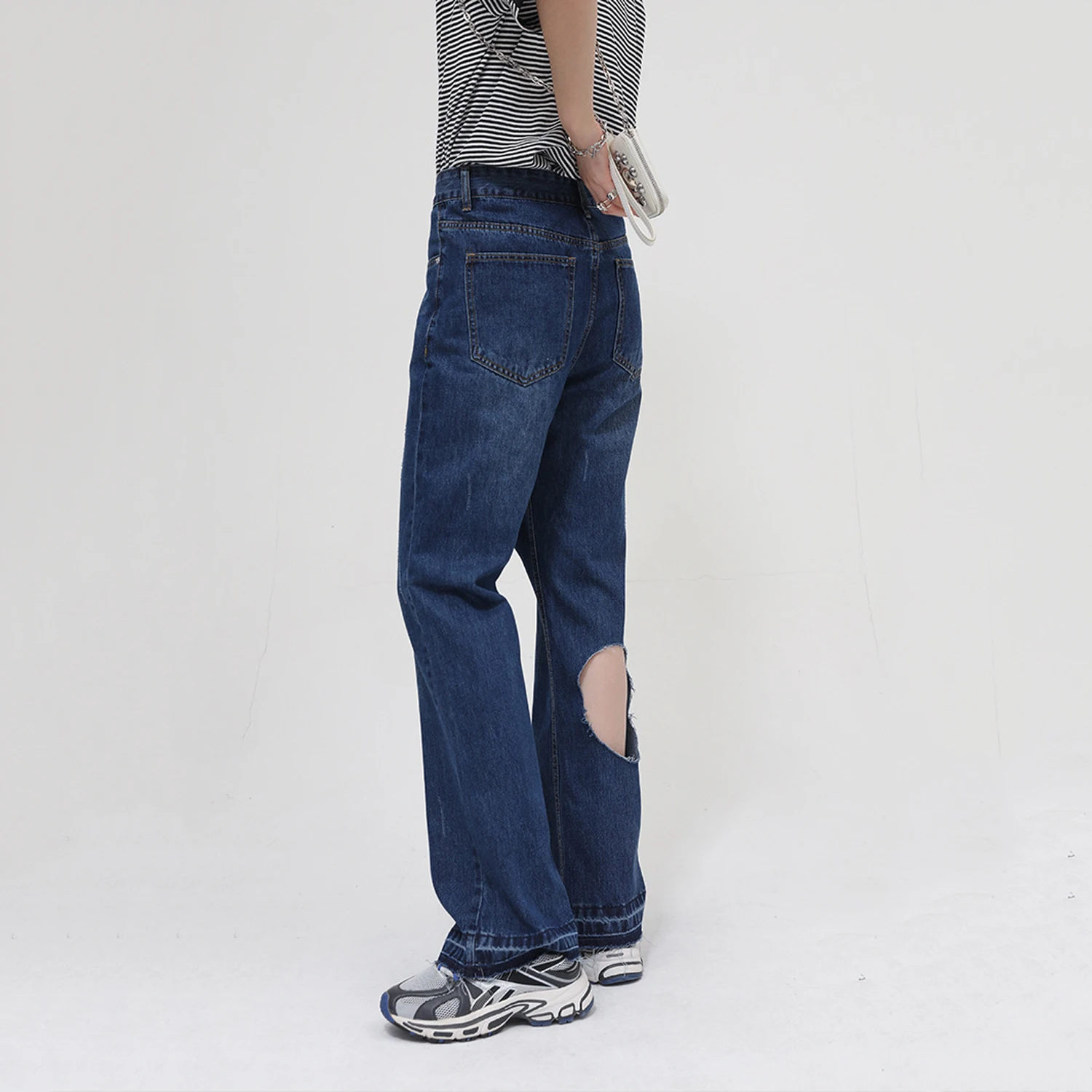 Four Seasons Men's Jeans Blue Hollow Hollow Loose Straight Raw Edge Horn Retro Trend Hip Hop Jeans Streetwear Ins Hot Sale JEANS