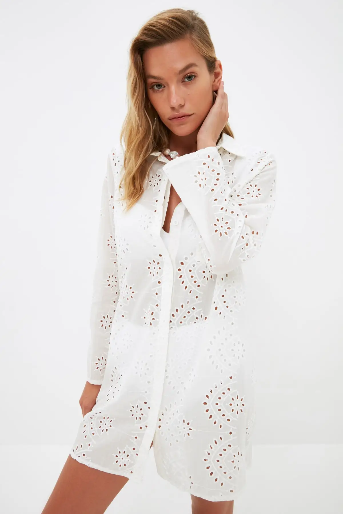 

Trendyol Fisto Embroidered Shirt TBESS21GO1130