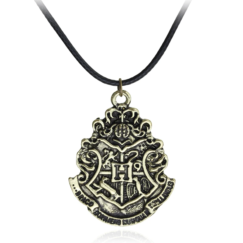 

Harry Potter Hogwarts Pendant Necklace Medieval Magic School Badge Necklace for Women Men Cosplay Accessories Gift for Fans