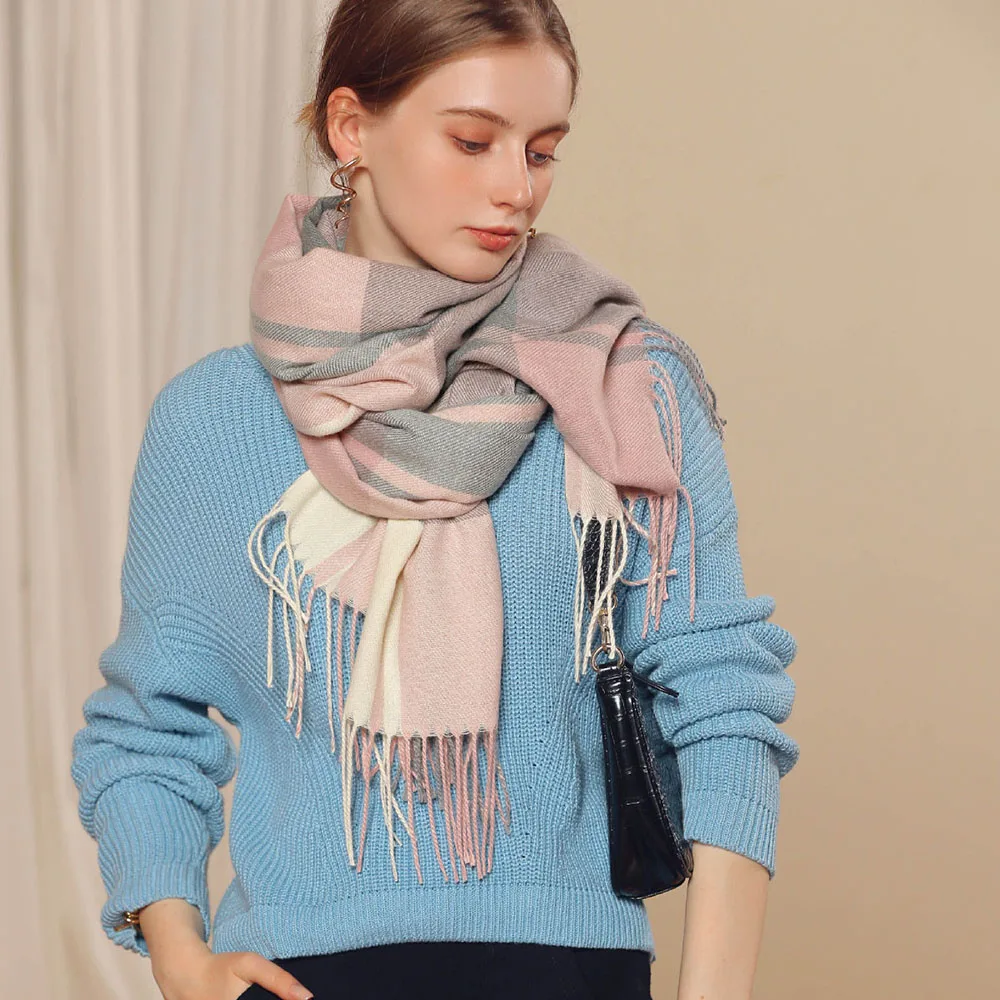 Рисунок 5 - Зимний женский шарф