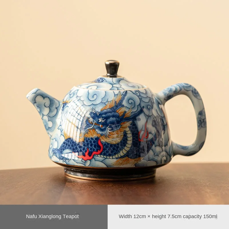 

Китайский фарфоровый чайник