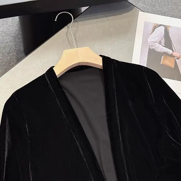 Женский бархатный кардиган