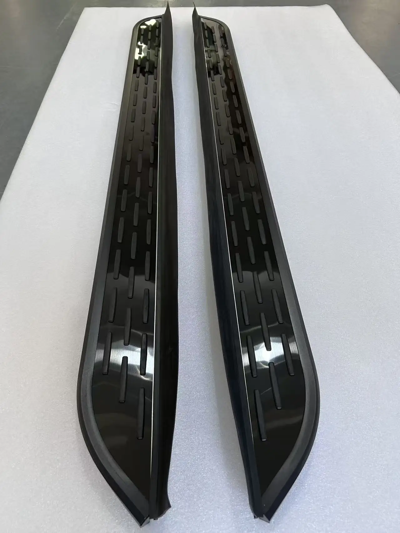 Фото 2 шт. подходят для Toyota Sienna XL40 2021-2025, подножки, боковые ступеньки, Nerf Bar, алюминий (с кронштейнами), черный CKL №2