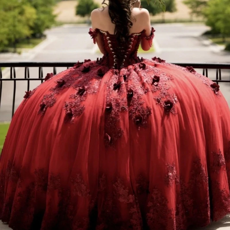 Очаровательные винно-красные платья для Quinceanera 2024 с открытыми плечами бальное