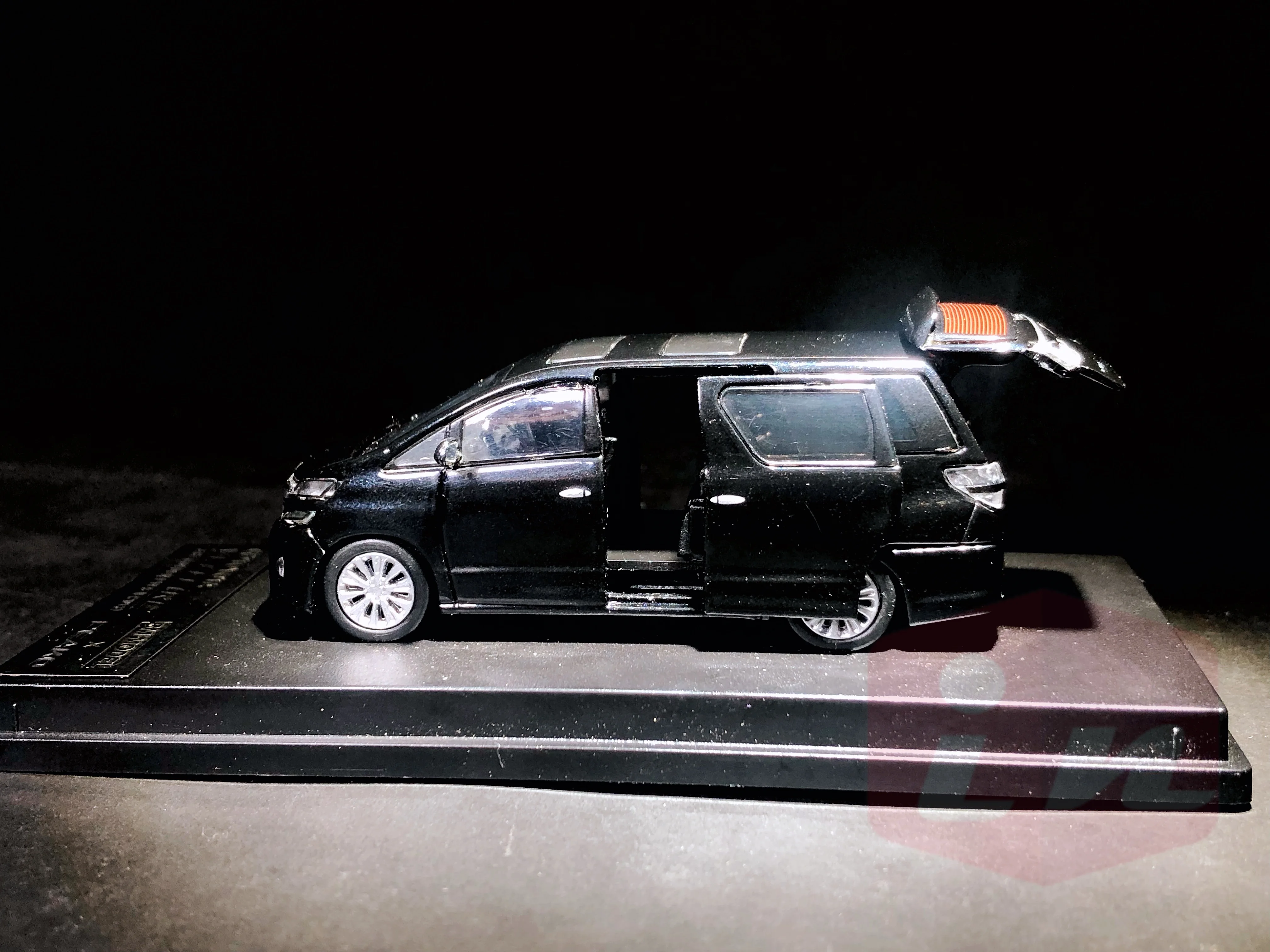 

Коллекция автомобилей BM Peako 1/64 Toyota Vellfire, коллекция автомобилей, лимитированная серия