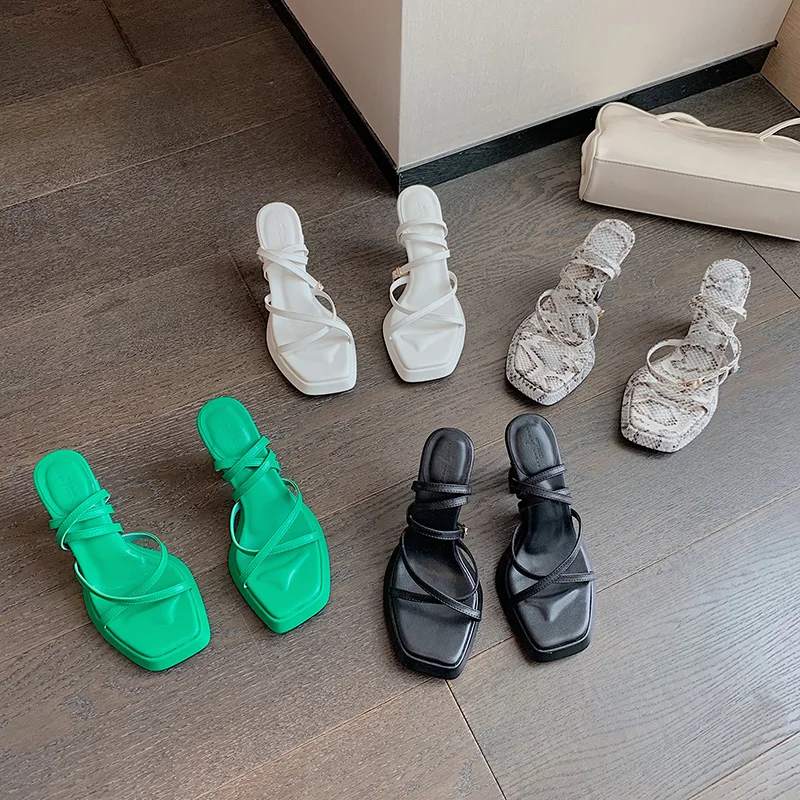 

Сандалии женские с открытым носком, босоножки с ремешком на щиколотке, высокий толстый каблук, туфли-лодочки, цвет черный/белый/зеленый, лет...