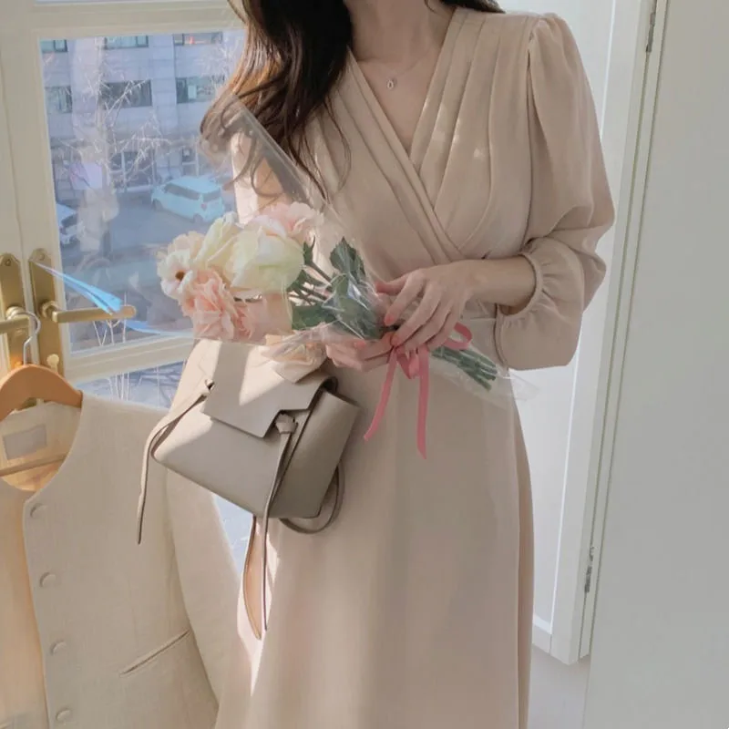 

Korean Fashion Elegant Dresses For Women Vestidos Solid V-Neck Chiffon Party Dresses 2022 Chic Puff Sleeve Women's Dress Q5676