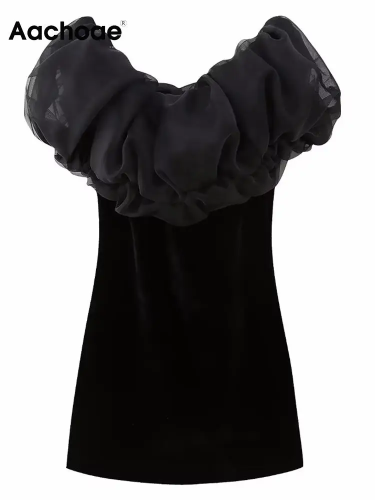 

Мини-платье женское однотонное бархатное ТРАПЕЦИЕВИДНОЕ с коротким рукавом