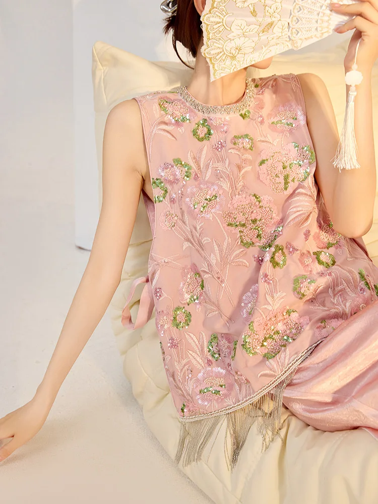 Роскошный женский жилет ручной работы с бисером