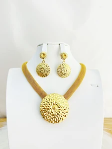 Gold Colour Plated Necklace Earring Set Beautiful Fashion Trend Sweet Romantic Party Wedding