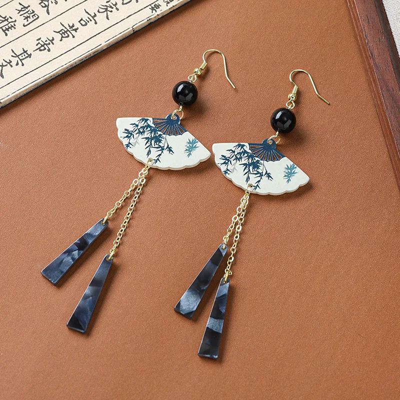 Серьги-гвоздики акриловые в ассортименте