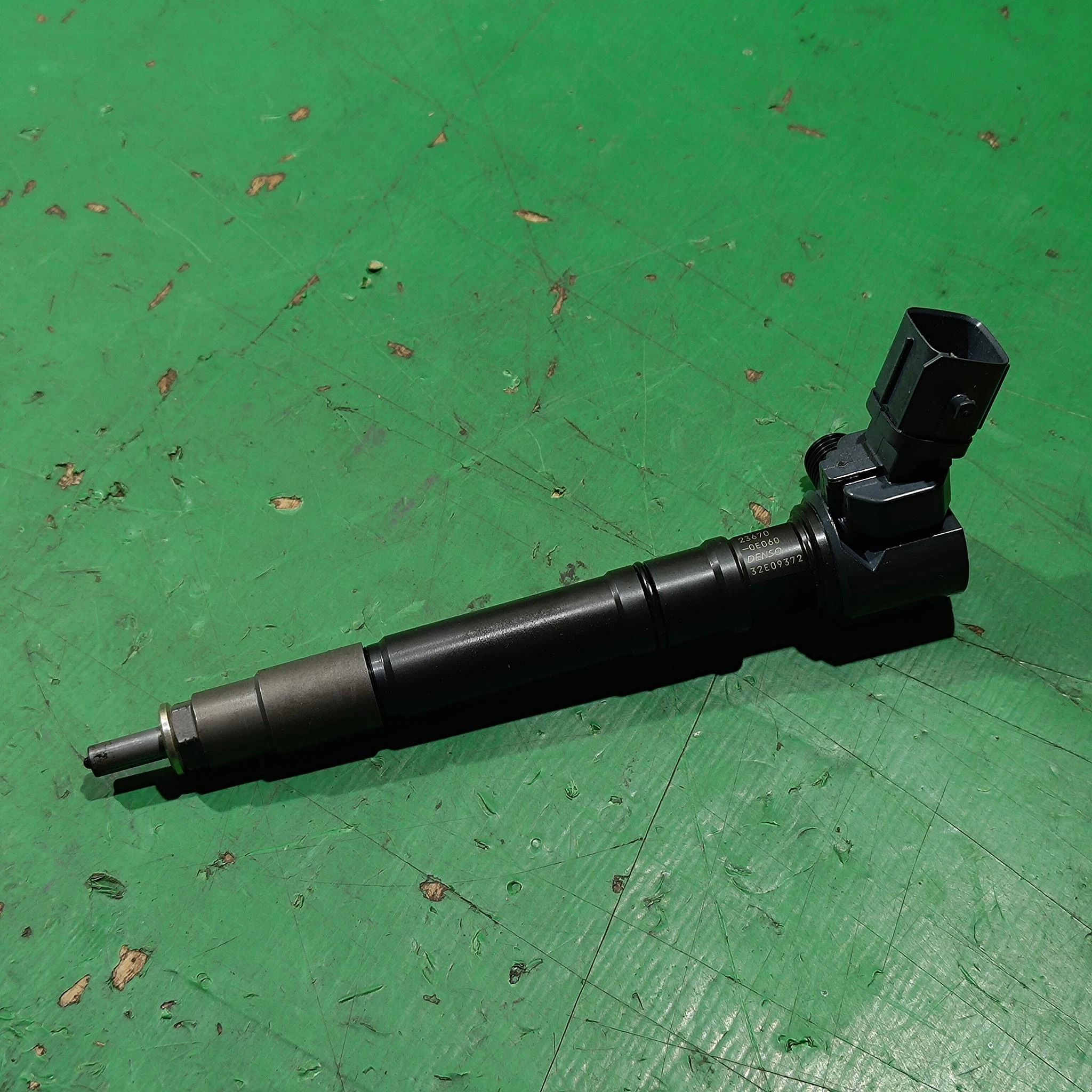 Топливный инжектор Conmmon Rail 23670-52010 хорошего качества для модели LANDCRUISER 300