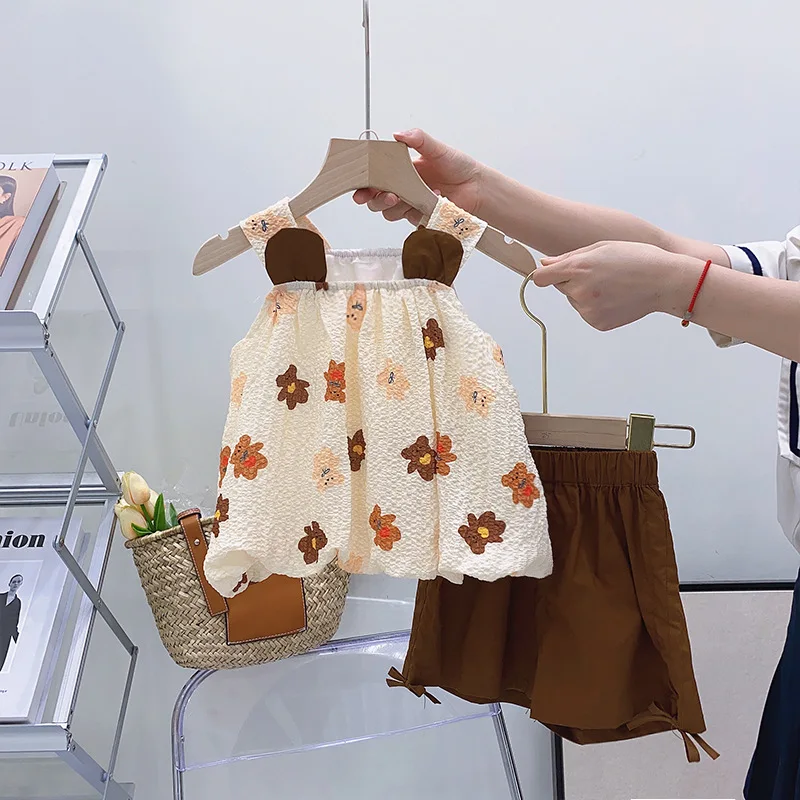 

Girls' three-dimensional shorts suit 2022 summer new baby girl foreign style two-piece suit