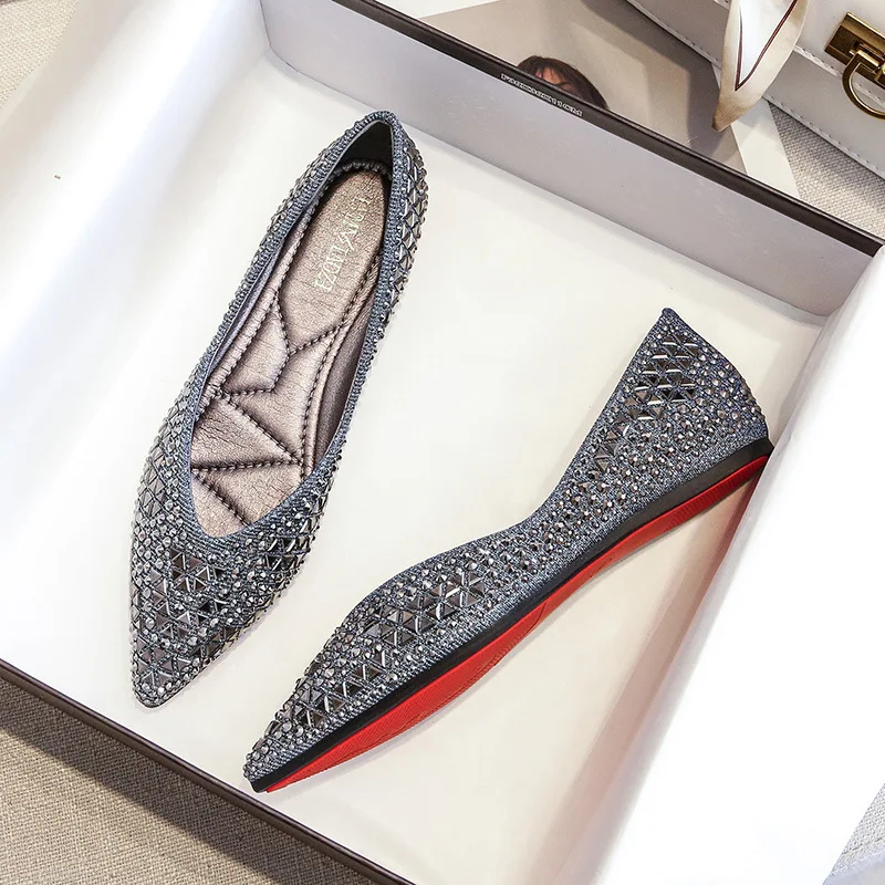 Famous Rivets Flats Women Pointed Toe Glitter Beading Ballerian Shoes Shallow Mouth Sequined Cloth Moccasins Plus Size 43