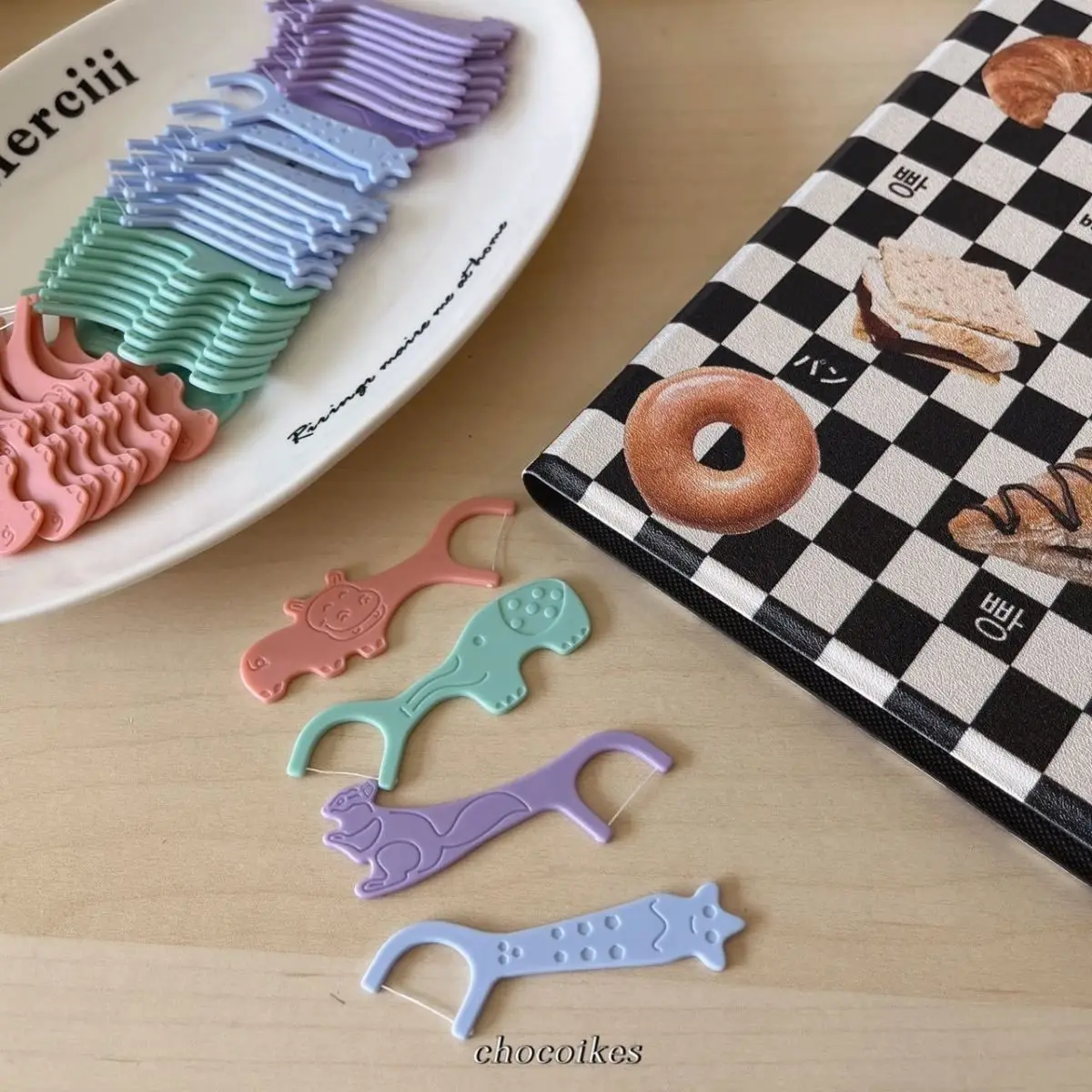 

Подарок стоматологической клиники, например, детская зубная нить в 1 пакете, отбеливающий теневой Гуди для зубов 5 шт., ортодонтический экстр...