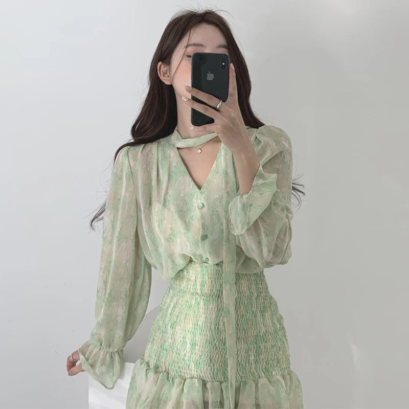 

Green Chiffon Party Dress Women V-Neck Lace Up Pleated Mini Dress High Waist Sexy Elegant Korean Spring Shirts Dress Office