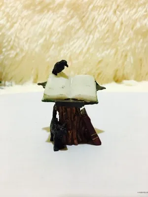 

resin figure mental psychological sand table game box court therapy black crow